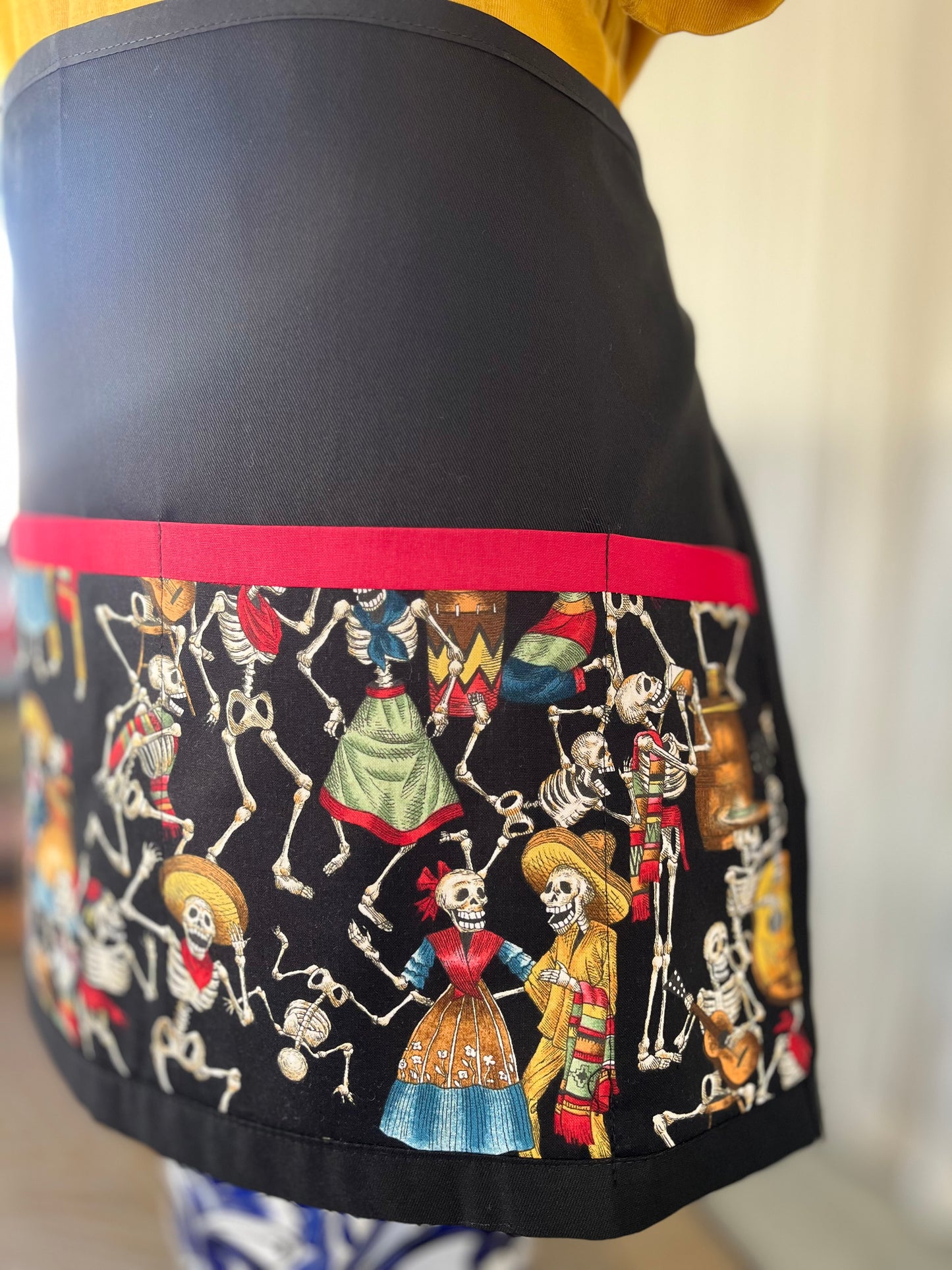 Multipurpose Apron - Baile de Calaveras